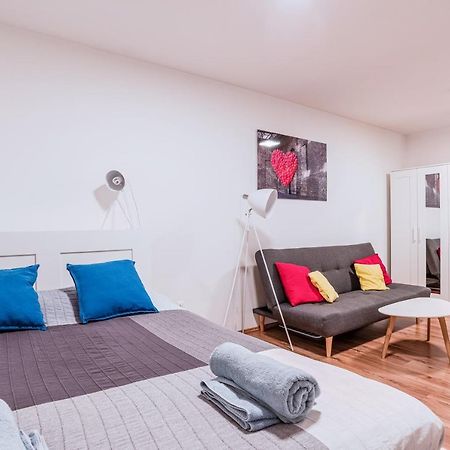 Central Studio Boulevard Budapest Exteriör bild