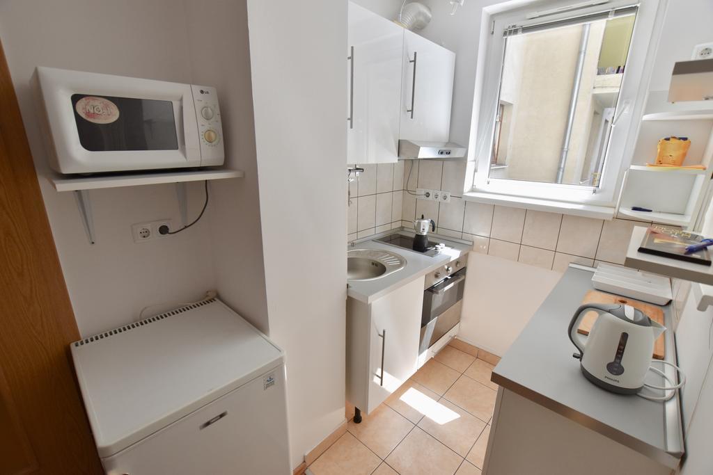 Central Studio Boulevard Budapest Exteriör bild