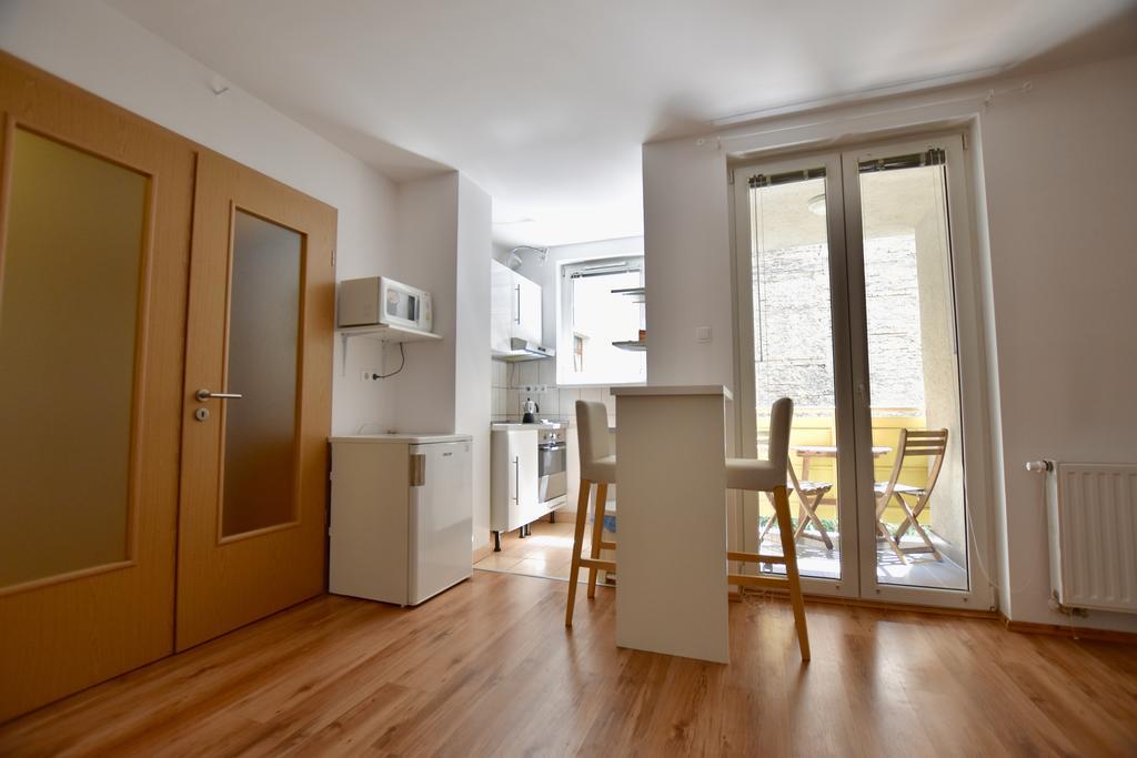 Central Studio Boulevard Budapest Exteriör bild