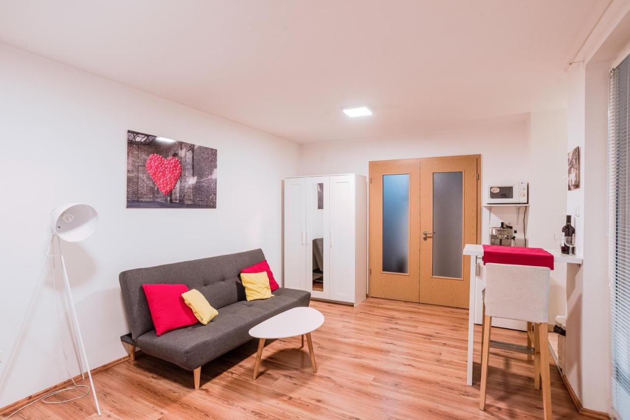 Central Studio Boulevard Budapest Exteriör bild